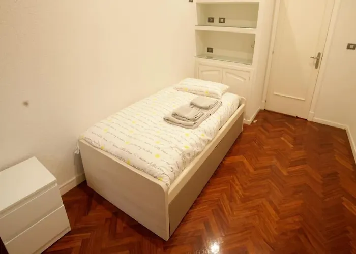 Daire Piso Lujo En Gran Via Con Garaje Vigo